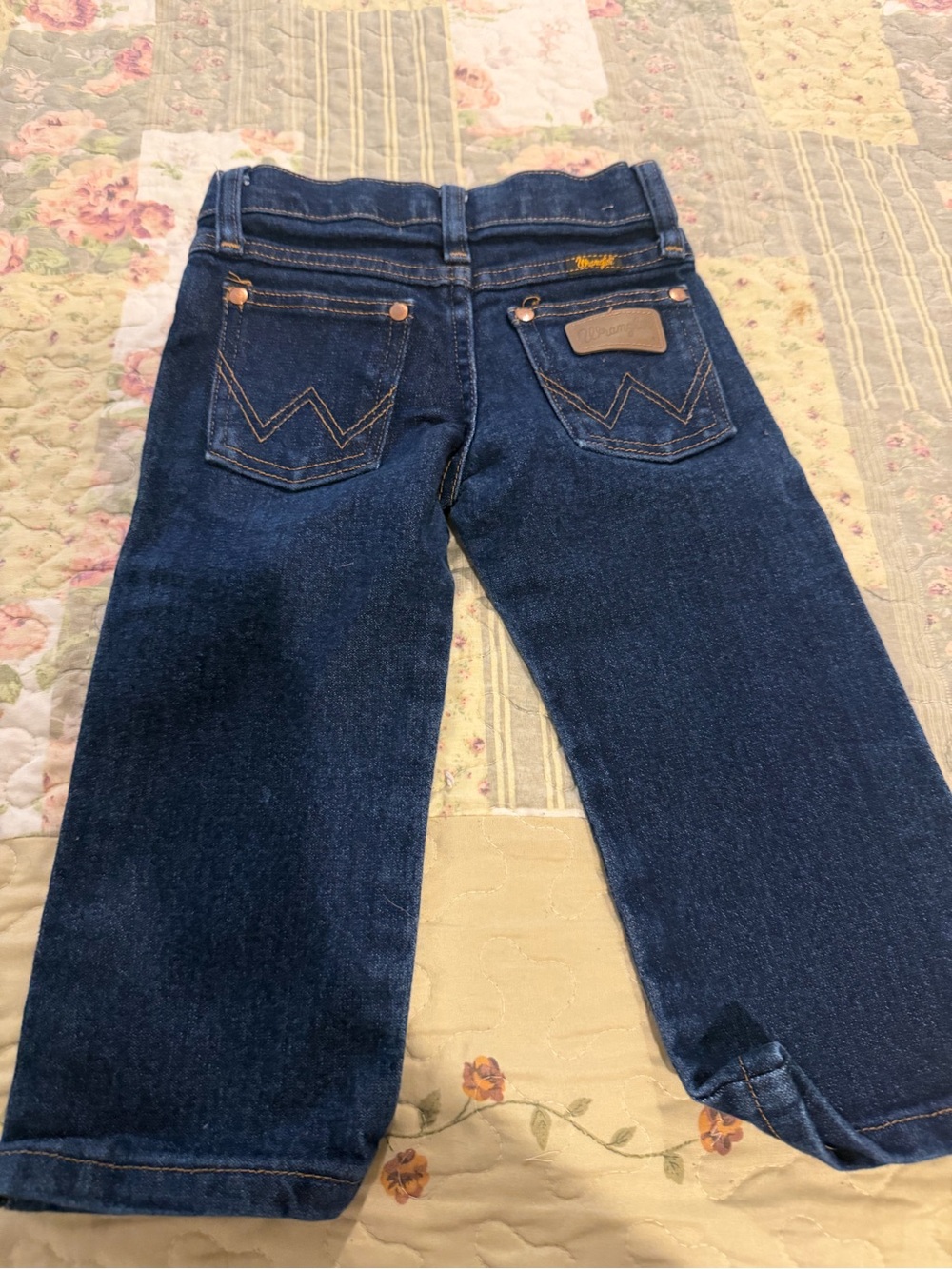 Wrangler 2t boys jeans new without tags.